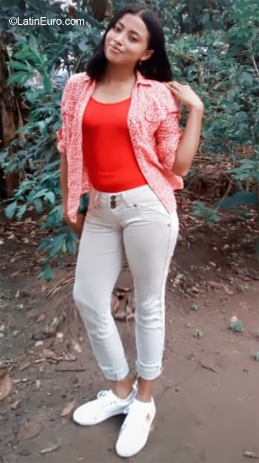 Date this funny Mexico girl Adriana from Tabasco MX1740