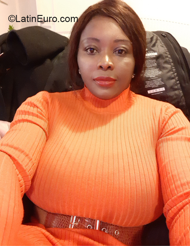 Date this funny Belgium girl Nadelyne from Diest BE124