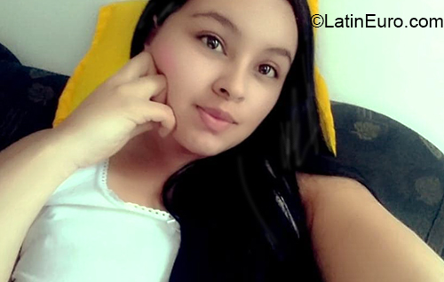 Date this young Colombia girl Ana Maria from Bogota CO26520
