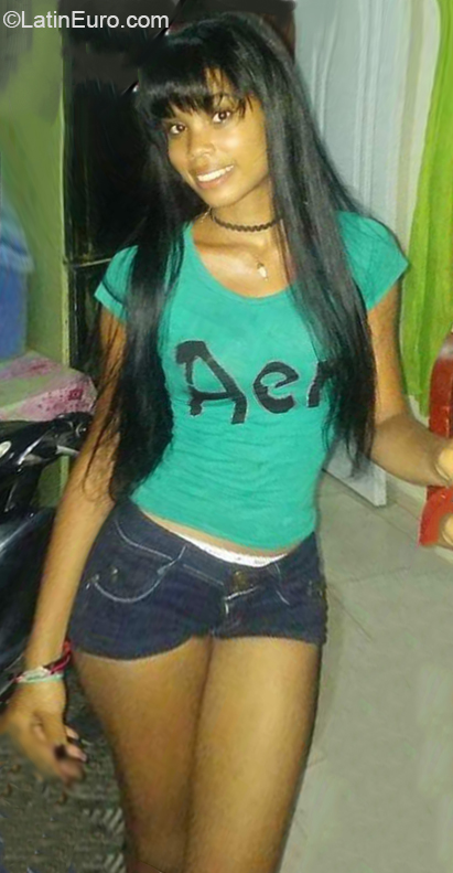Date this tall Dominican Republic girl Yoelne from Mao Valverde DO37042
