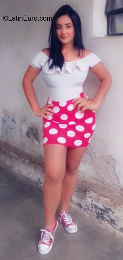 Date this sensual Venezuela girl Ambar from Caracas VE2909