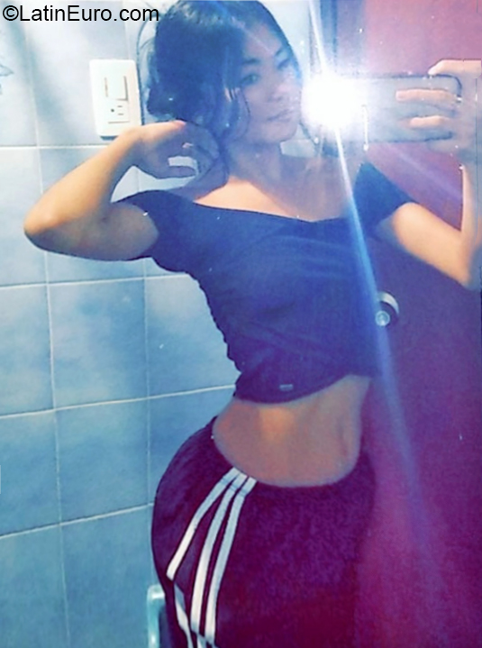 Date this good-looking Colombia girl Juliana from Pereira CO26580