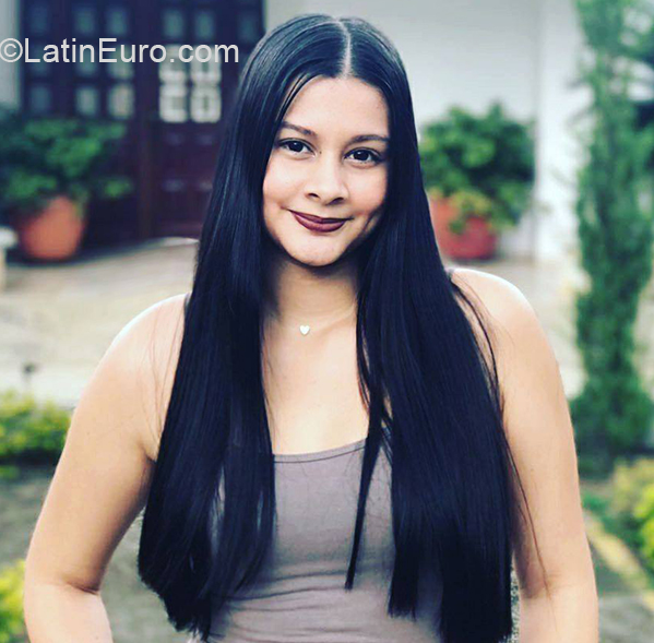 Date this stunning Colombia girl Vanessa from Cali CO26593