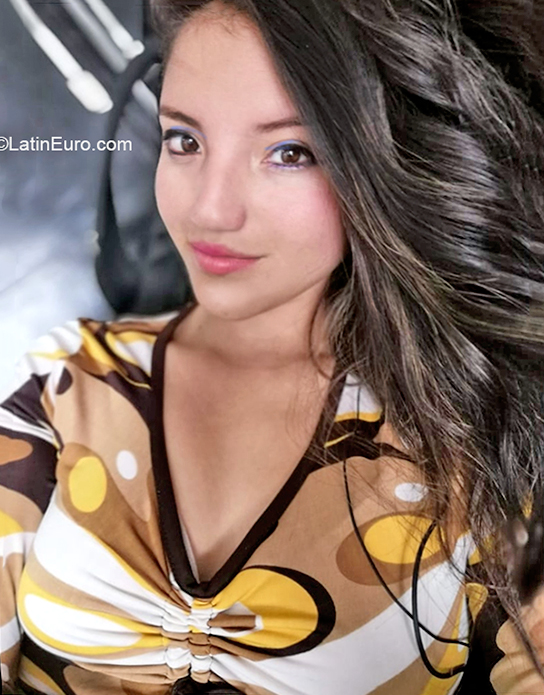 Date this delightful Ecuador girl Dayana from Ibarra EC419