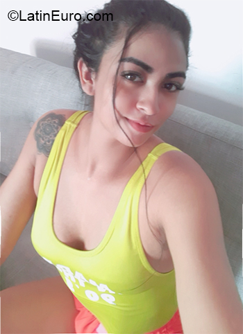 Date this young Colombia girl Yiseth from Barranquilla CO26623