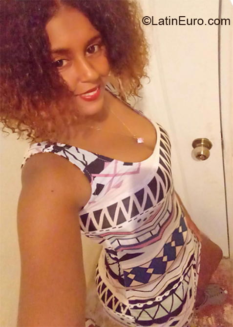 Date this exotic Dominican Republic girl Yosi from San Pedro de Macoris DO37158
