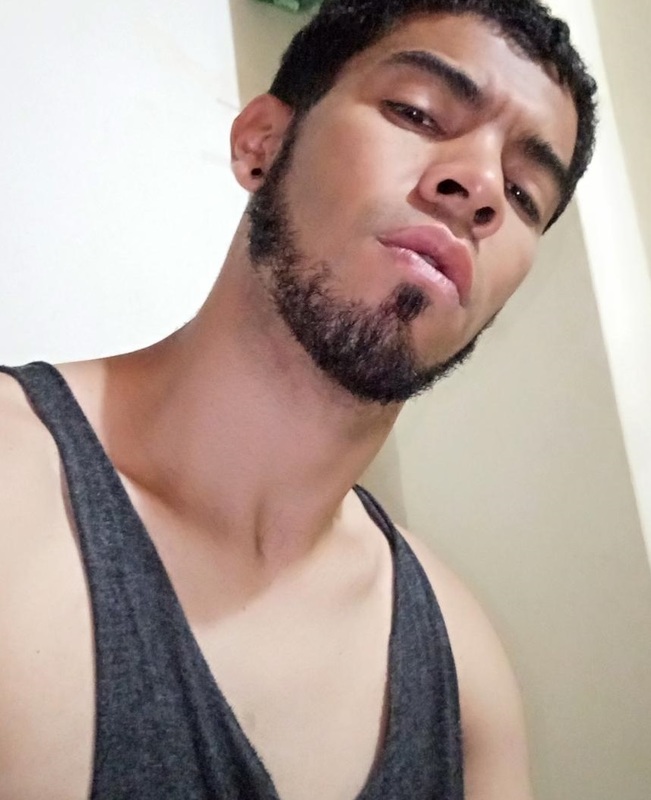 Date this young United States man Alejandro from Miami US20586