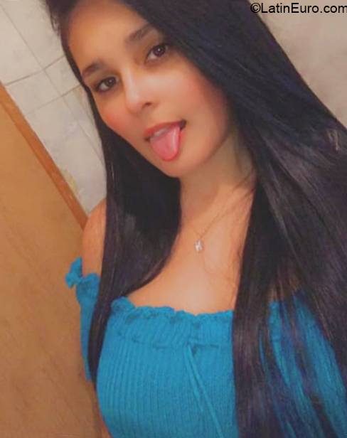 Date this exotic Brazil girl Emely from Salvador BR11027
