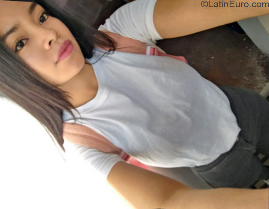 Date this hot Venezuela girl Martina from Venezuela VE2939