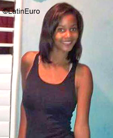 Date this funny Dominican Republic girl Yasmaris from Santiago DO37173
