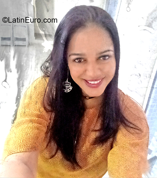 Date this foxy Brazil girl Marisa from Rio De Janeiro BR11029