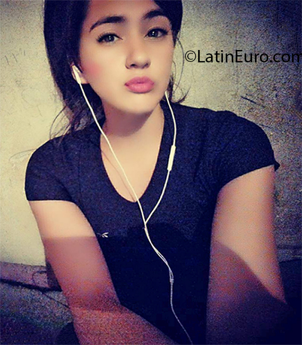 Date this cute Argentina girl Sofia from Pocito AR318