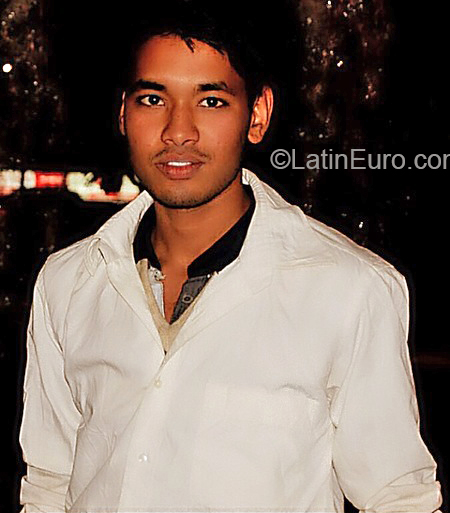 Date this passionate India man Rey from New Delhi IN372