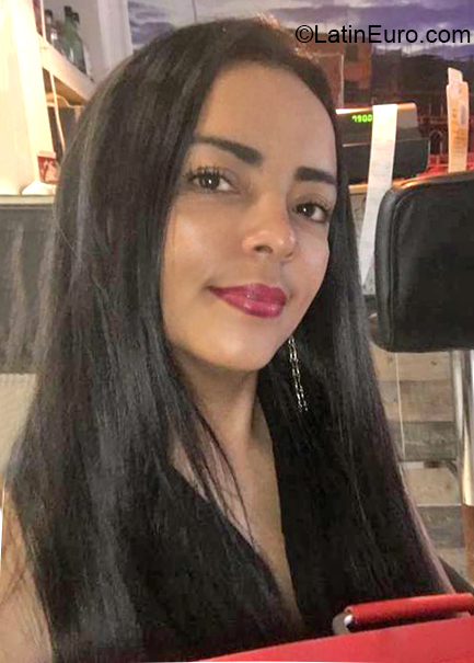 Date this pretty Colombia girl Patricia from Eje CO26712