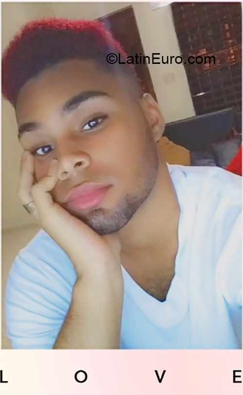 Date this athletic Dominican Republic man Ricardo from Santo Domingo DO37290