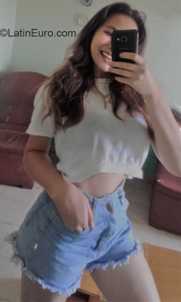 Date this georgeous Argentina girl Karina from Mercedes AR326