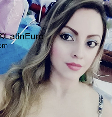 Date this nice looking Colombia girl Andy from Tulua CO26768