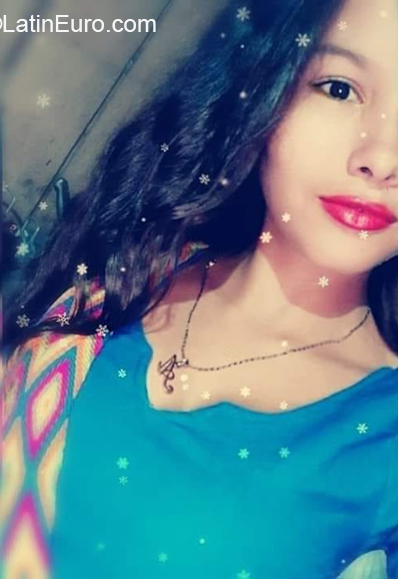 Date this georgeous Colombia girl Ingrid from Florencia CO26776