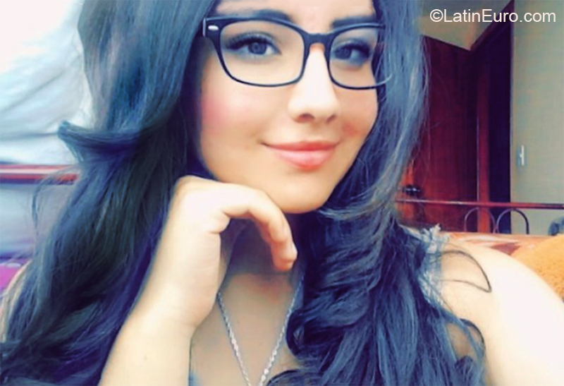 Date this lovely Ecuador girl Meiby from Quito EC431