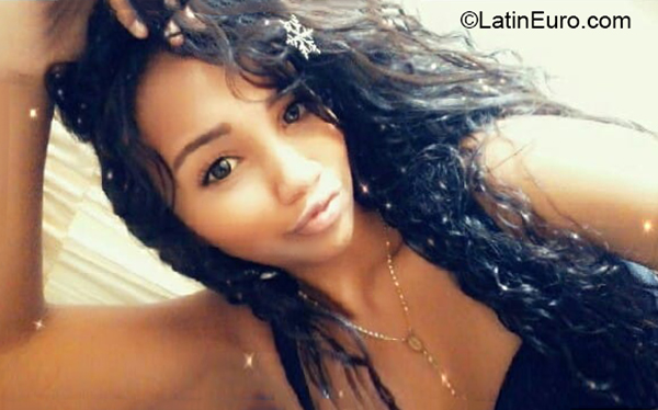 Date this sensual Venezuela girl Tebisiy from Caracas VE2984