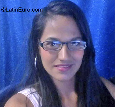 Date this charming Venezuela girl Yenni from Maturin VE2989