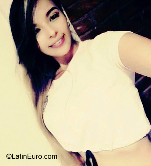 Date this fun Colombia girl Evelin from Cali CO26825