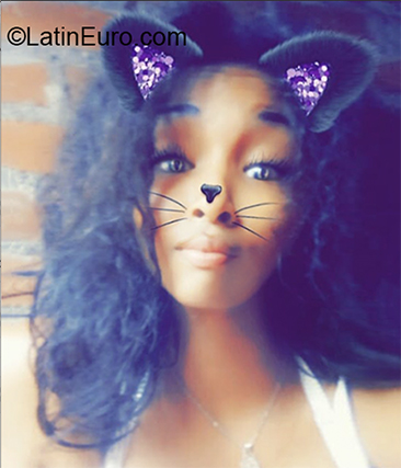 Date this lovely Netherlands Antilles girl Santi29 from Lima PE1502