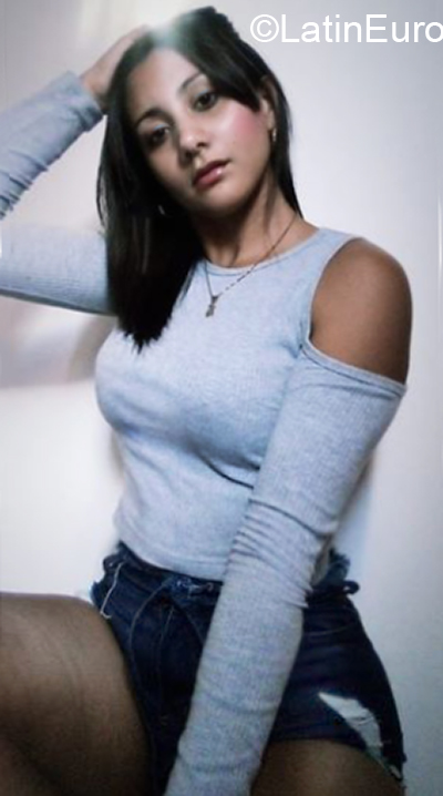 Date this passionate Uruguay girl Veronica from Montevideo UY46