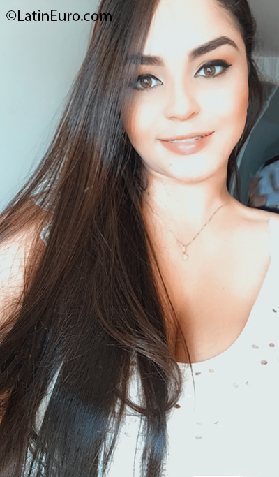 Date this hard body Colombia girl Vanessa from Barranquilla CO26871