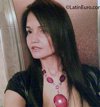 Date this cute Colombia girl Carolina from Bogota CO26872