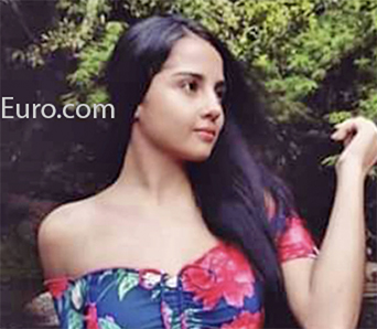 Date this georgeous Colombia girl Carolina from Bogota CO26880