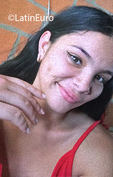 Date this voluptuous Colombia girl Laura from Cartago CO26900