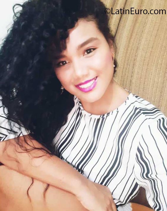 Date this fun Colombia girl Maria from Cartagena CO26919