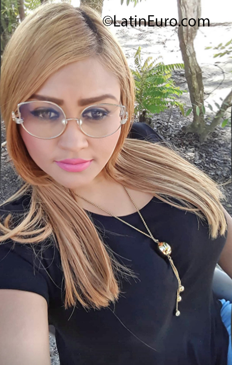 Date this delightful Dominican Republic girl Victoria from Santiago DO37577