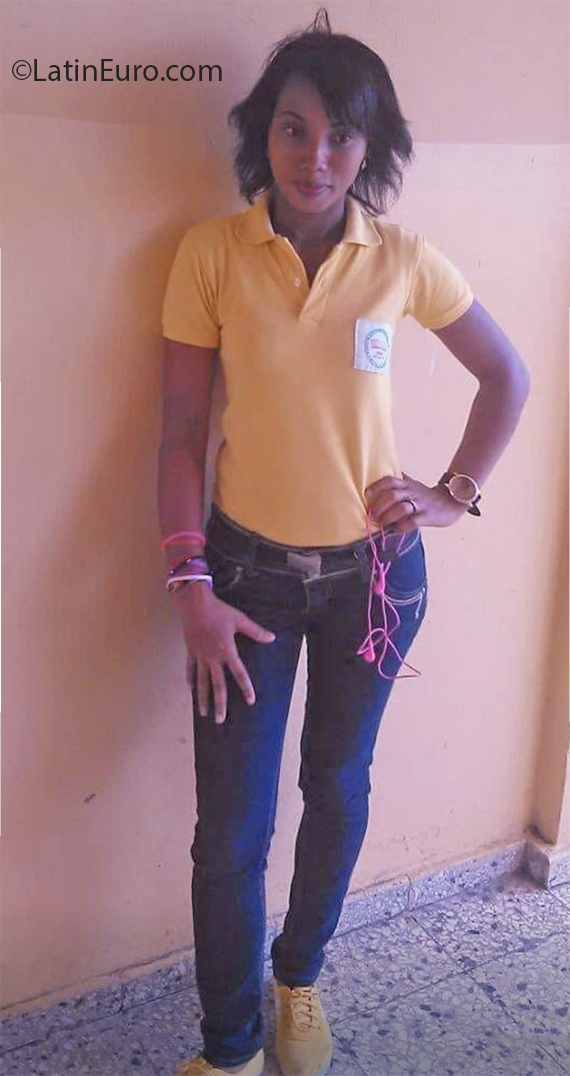 Date this delightful Chile girl Leana from Santiago CL163