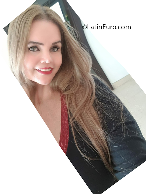 Date this passionate Colombia girl Martha from Cartagena CO26950