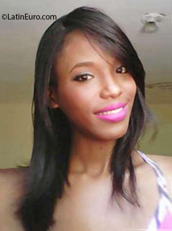 Date this passionate Dominican Republic girl Gisely from Santo Domingo DO37697