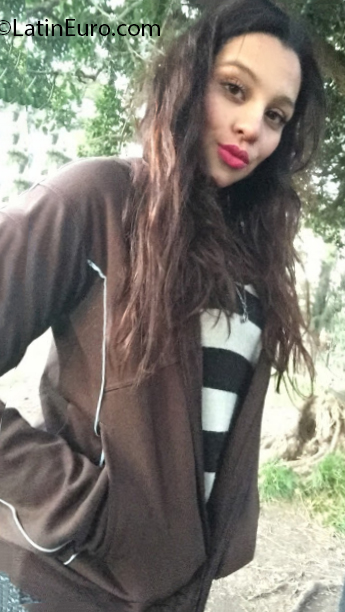 Date this georgeous Argentina girl Julieta from Buenos Aires AR366