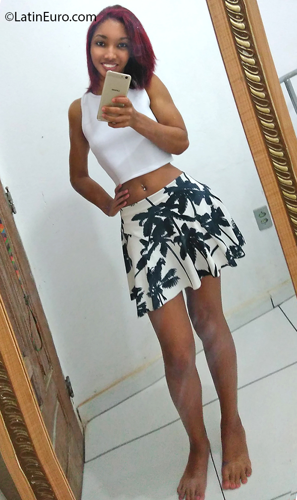 Date this cute Brazil girl Thay from Rio de Janeiro BR11095