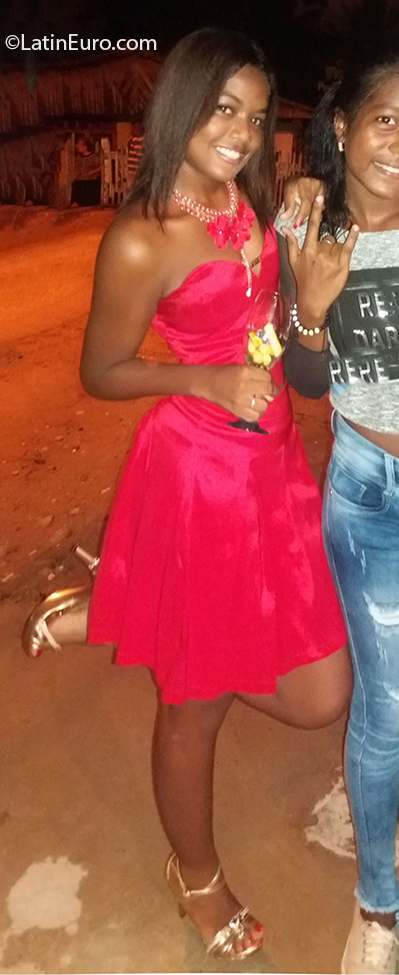 Date this gorgeous Colombia girl Kaydis from Cartagena CO28604