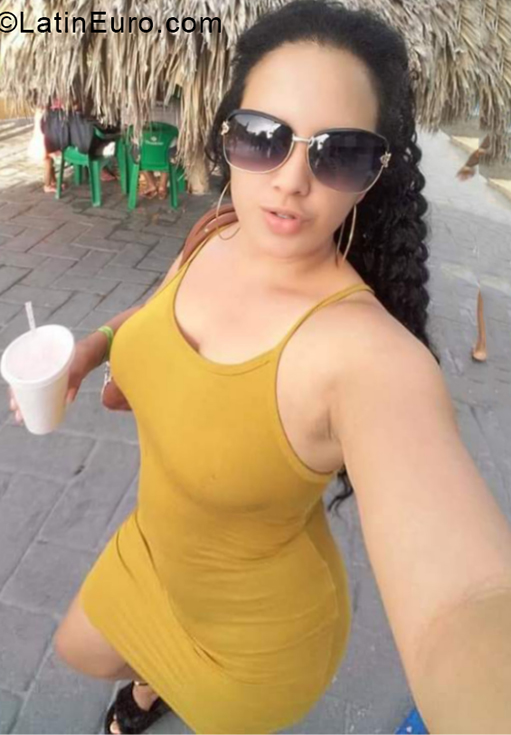 Date this funny Dominican Republic girl Ironelis from Mao DO37836