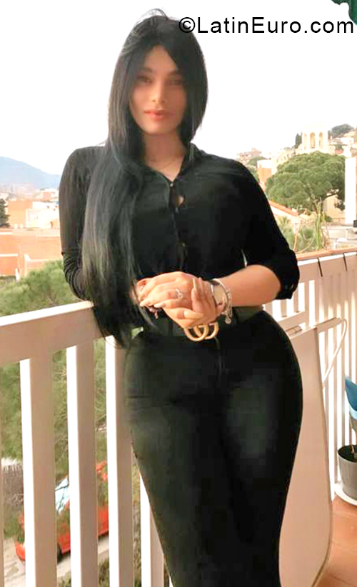 Date this fun Dominican Republic girl Arianny from Santo Domingo DO37864