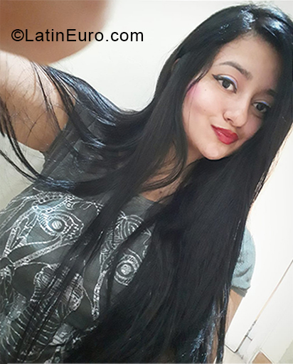 Date this sensual Colombia girl Erika from Medellin CO27140