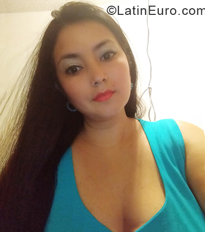 Date this charming Venezuela girl Sandra from Carcas VE3121