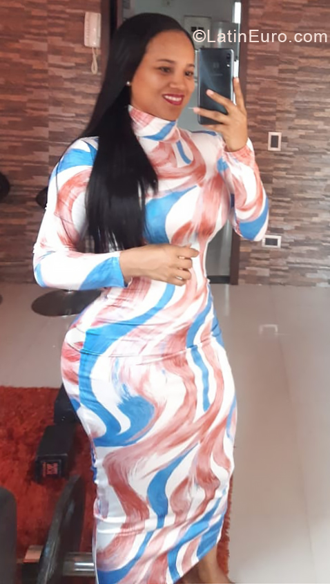 Date this funny Colombia girl Yicith from Cali CO27144