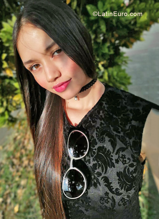Date this funny Colombia girl Manuela from Pereira CO27164