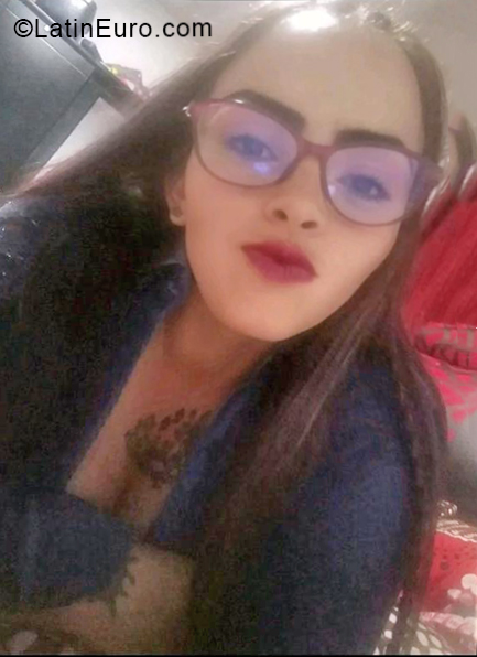 Date this charming Colombia girl Erika from Bogota CO27175