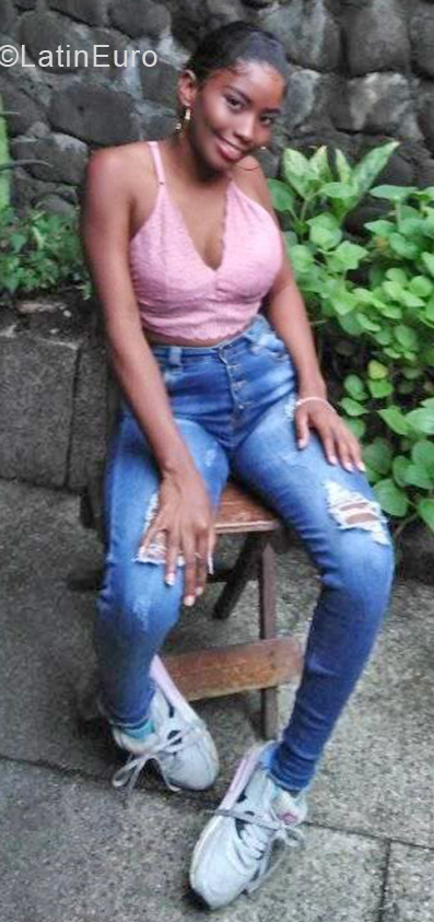 Date this lovely Colombia girl Jasy from Cali CO27188
