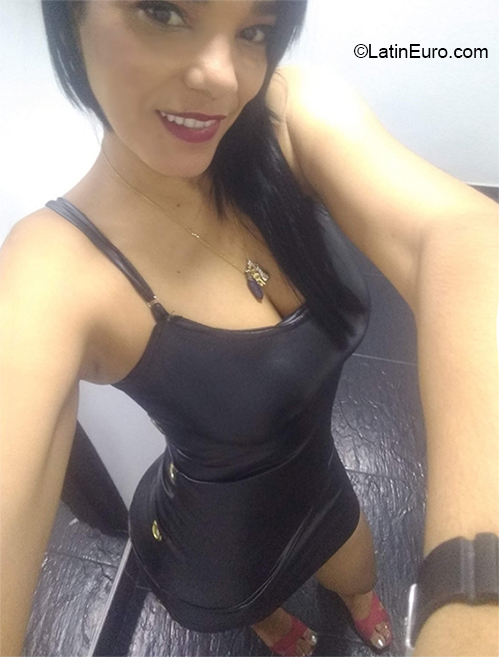 Date this tall Colombia girl Karina from Bucaramanga CO27272