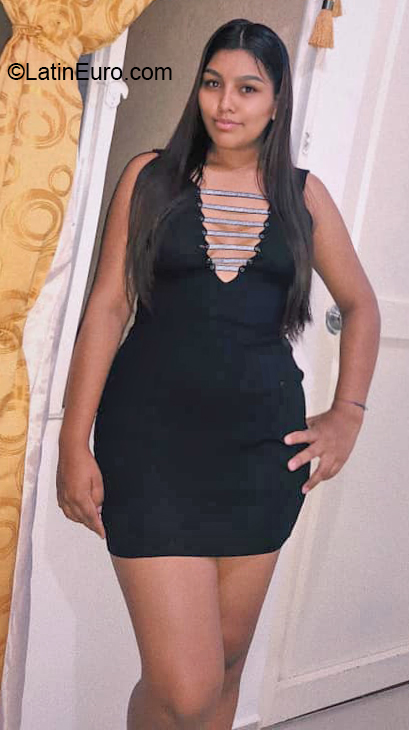 Date this athletic Colombia girl Jenny from Cali CO27214